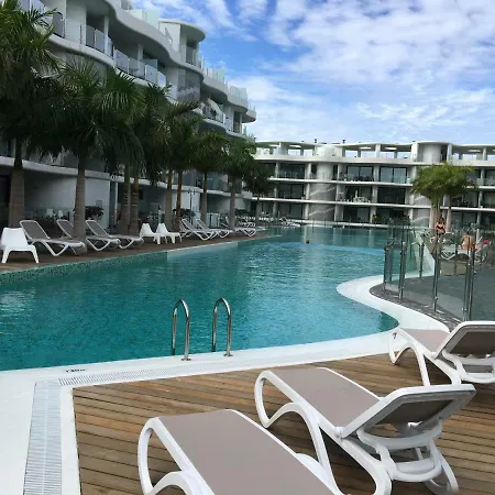 The Waves, Luxurious 5*, Wifi, Olympic Pool