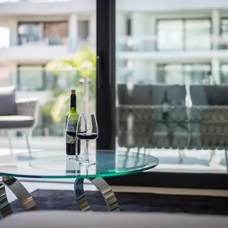 The Waves, Luxurious 5*, Wifi, Olympic Pool Apartment *