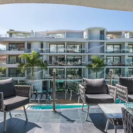 The Waves, Luxurious 5*, Wifi, Olympic Pool Apartment *